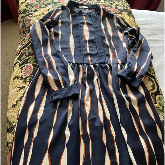 Nave and Camel Dress - Picture 2 of 7